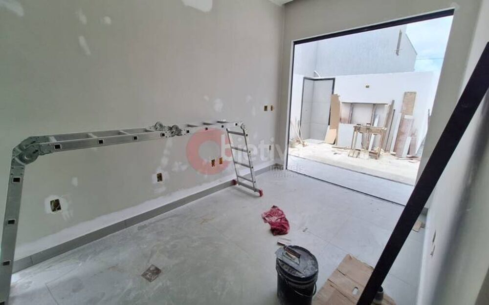 Casa à venda com 2 quartos, 55m² - Foto 2