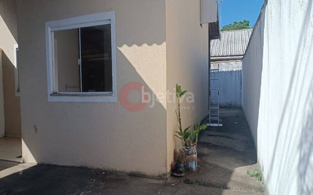 Casa à venda com 2 quartos, 70m² - Foto 3