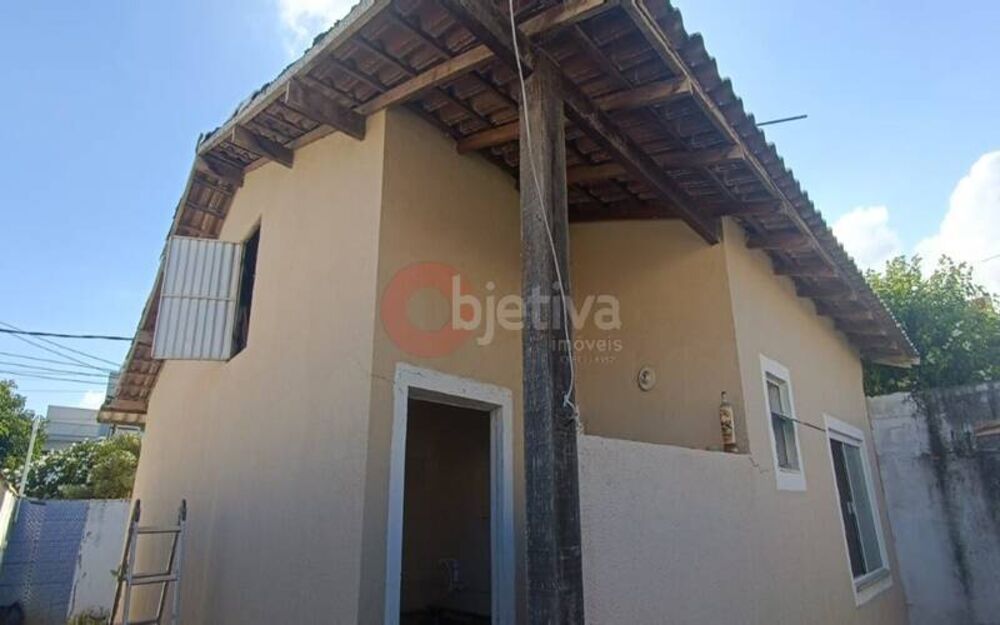 Casa à venda com 2 quartos, 70m² - Foto 2