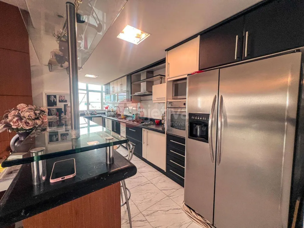 Cobertura, 3 quartos, 194 m² - Foto 11