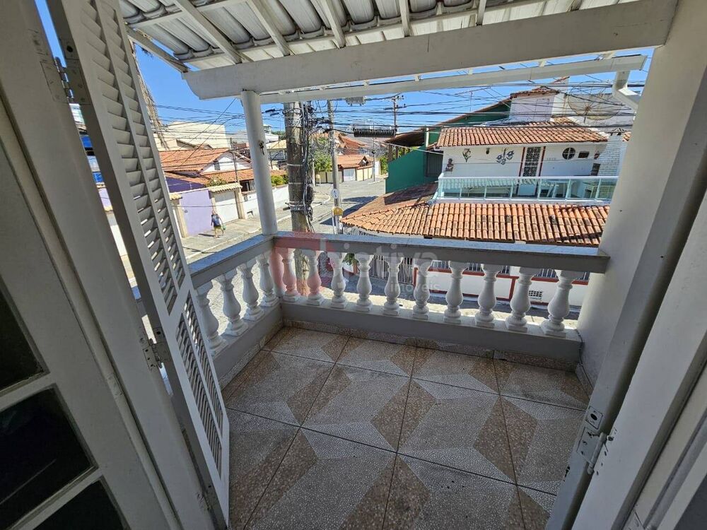 Casa à venda com 3 quartos, 119m² - Foto 1