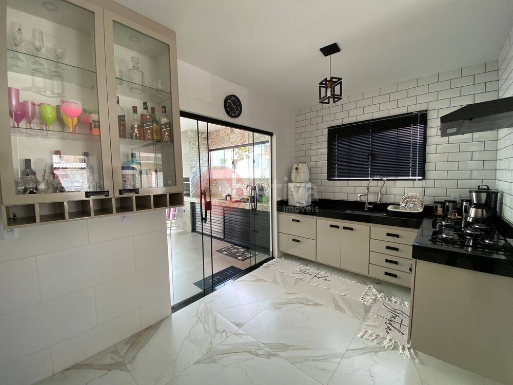 Casa, 3 quartos, 104 m² - Foto 2