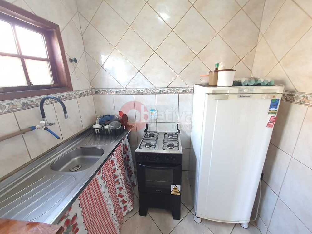 Casa à venda com 2 quartos, 200m² - Foto 4