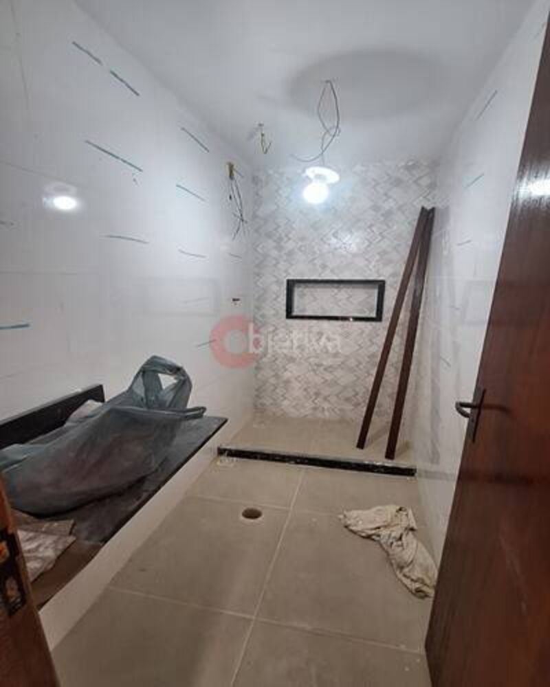 Casa à venda com 2 quartos, 65m² - Foto 4