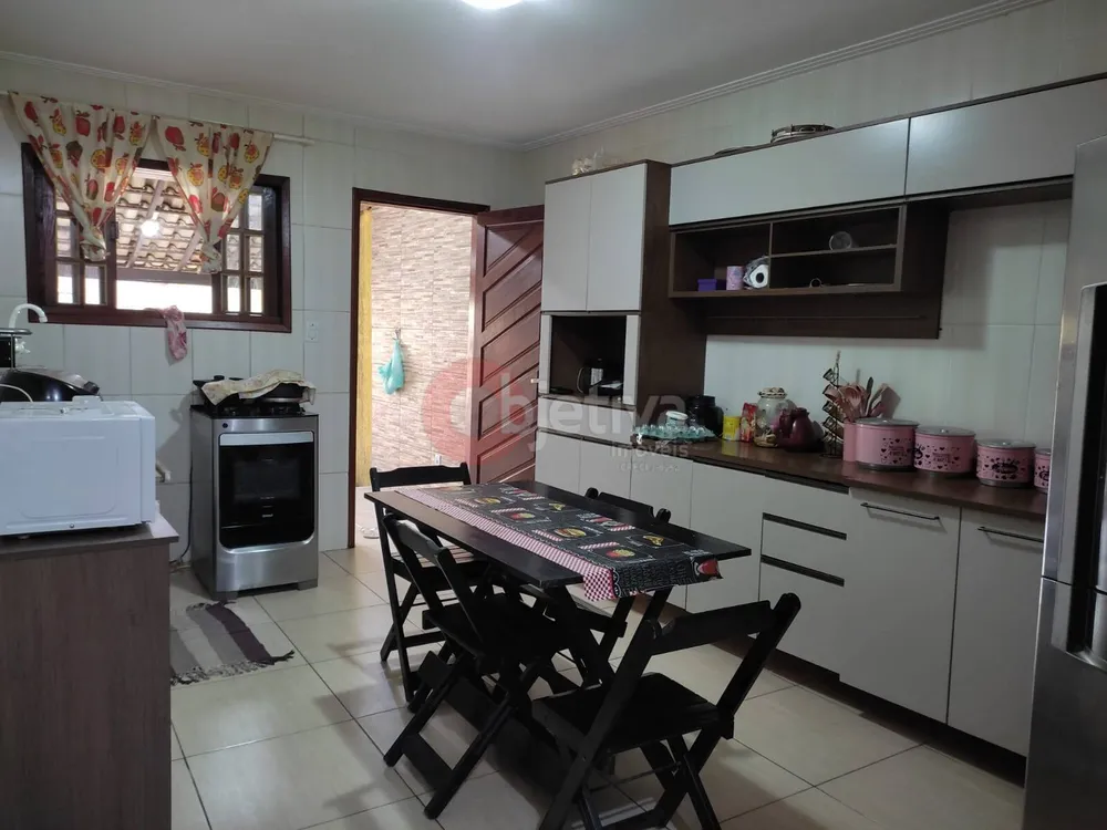 Casa, 2 quartos, 200 m² - Foto 1