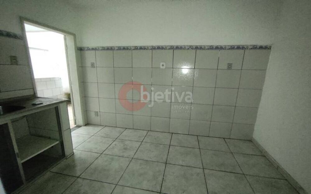 Casa à venda com 12 quartos, 237m² - Foto 1