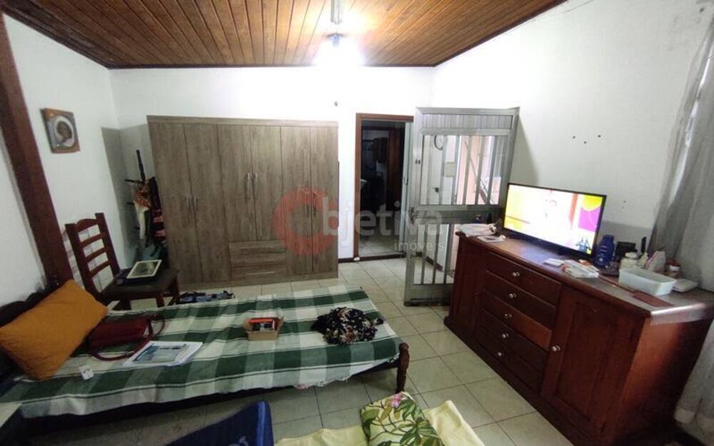 Casa à venda com 12 quartos, 237m² - Foto 3