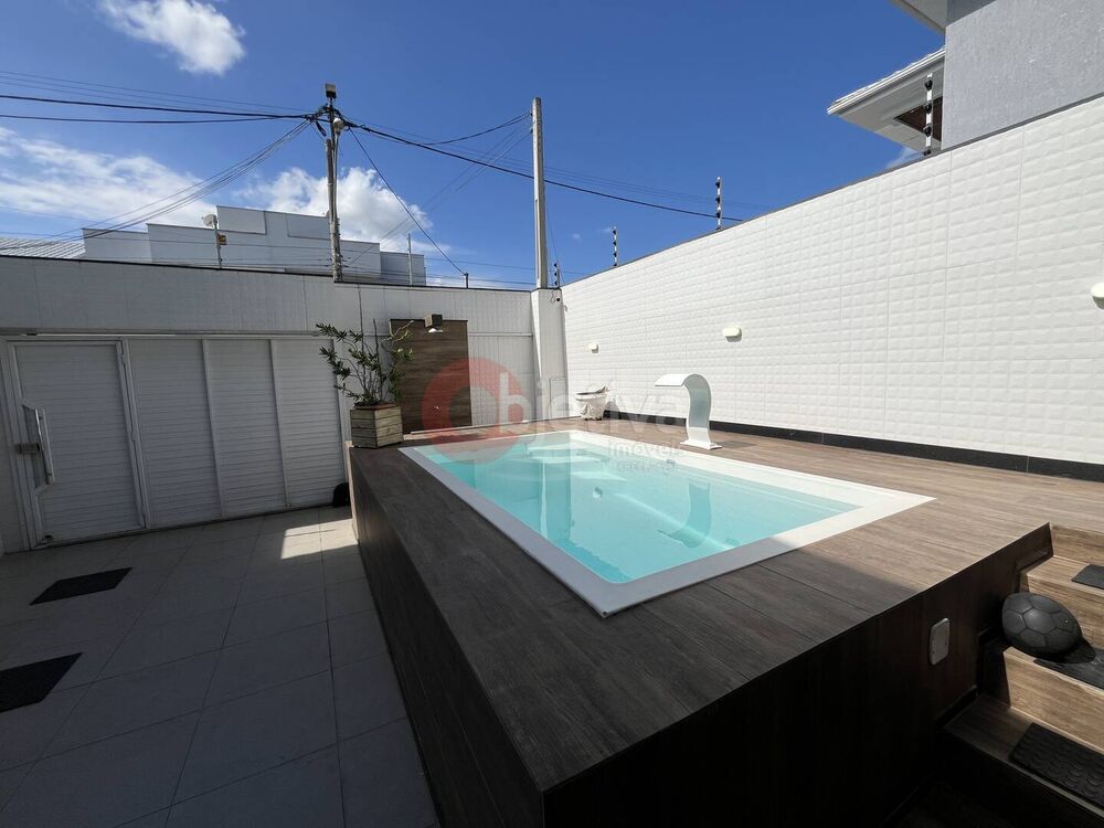 Casa à venda com 3 quartos, 158m² - Foto 2