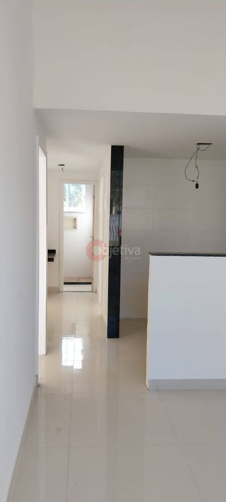 Casa à venda com 2 quartos, 60m² - Foto 3