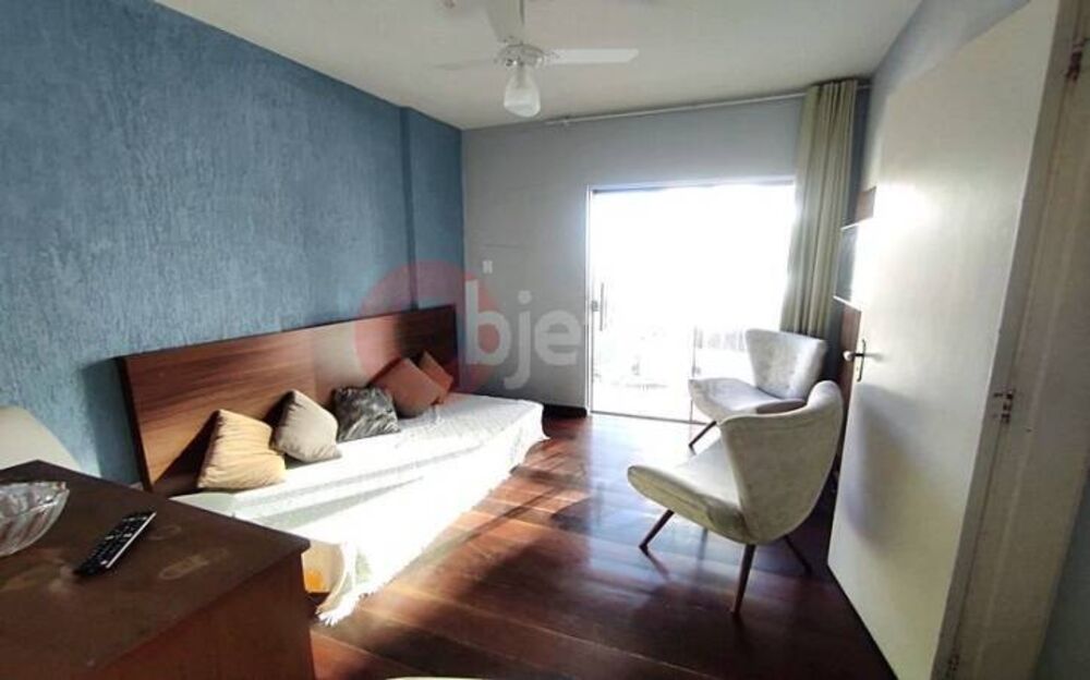 Cobertura à venda com 5 quartos, 210m² - Foto 1