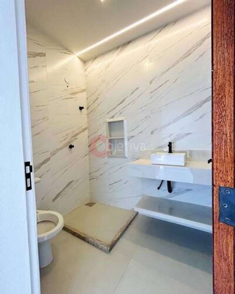 Casa à venda com 2 quartos, 60m² - Foto 4