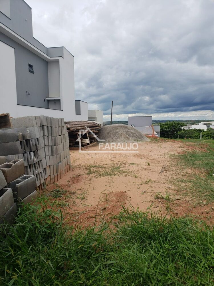 Loteamento e Condomínio, 250 m² - Foto 1