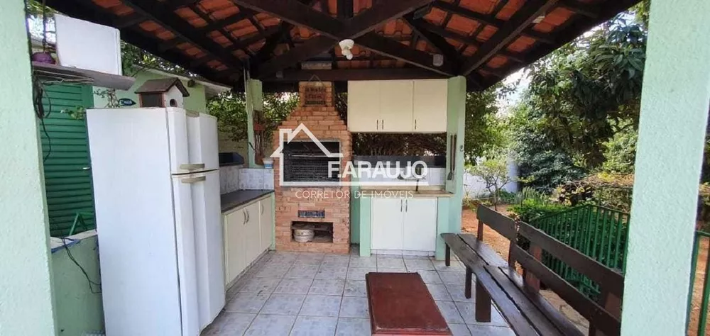 Casa à venda com 4 quartos, 270m² - Foto 9