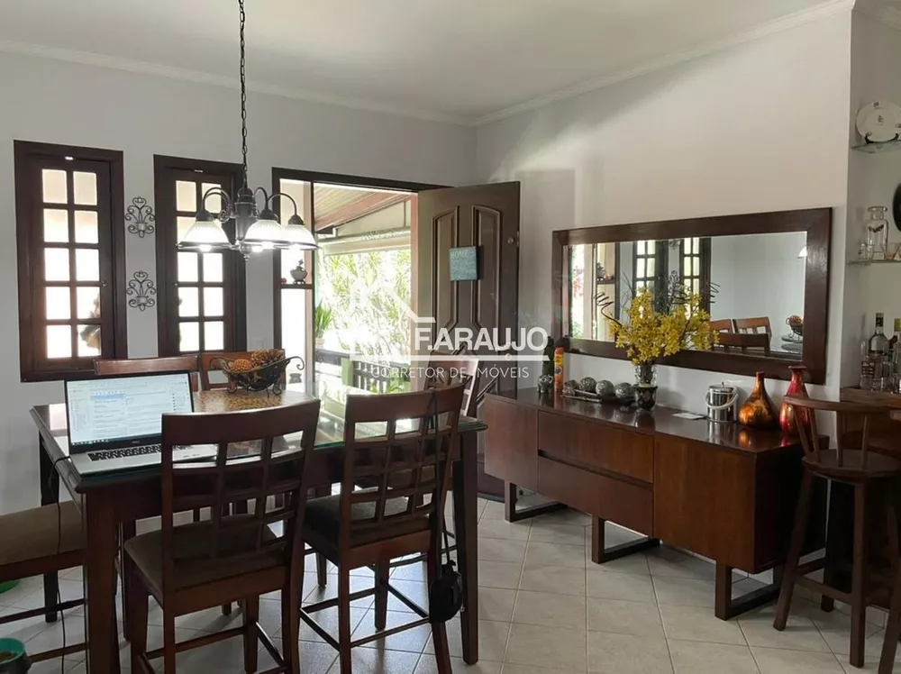 Casa à venda com 4 quartos, 270m² - Foto 10