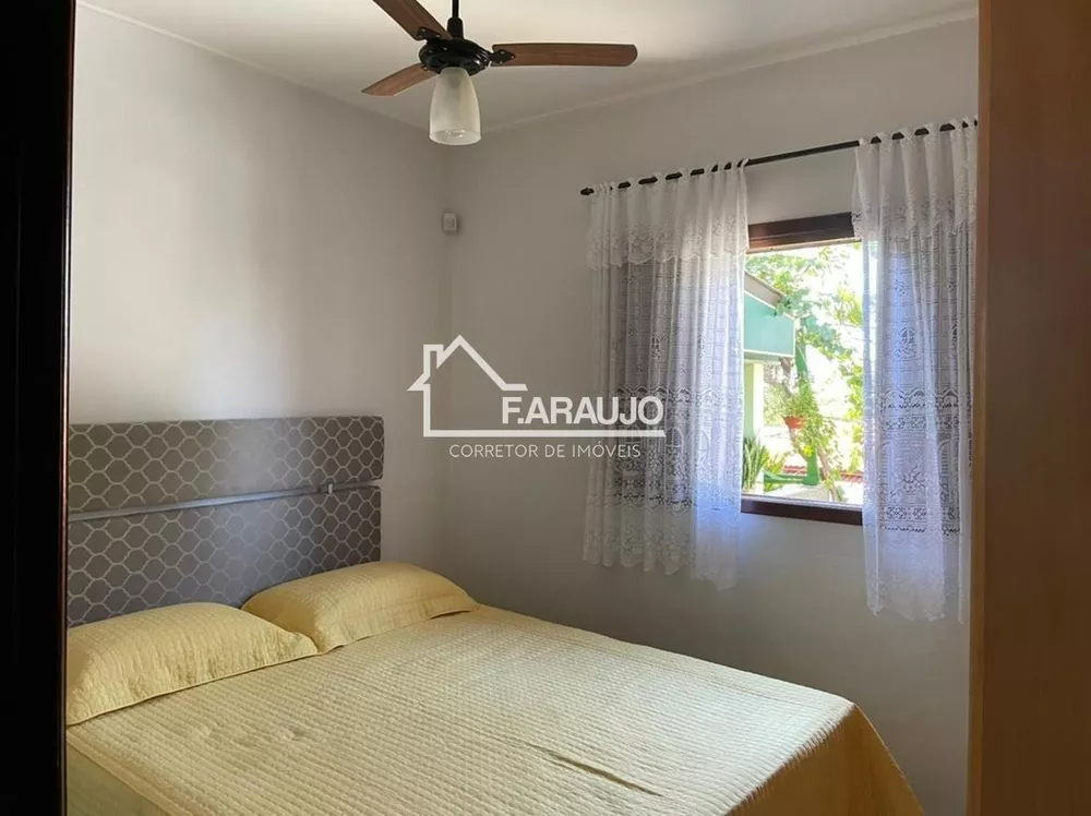 Casa à venda com 4 quartos, 270m² - Foto 2