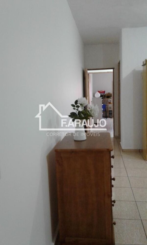 Casa, 3 quartos, 234 m² - Foto 1