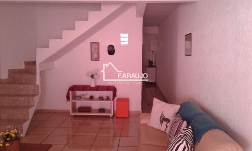 Casa, 3 quartos, 234 m² - Foto 2