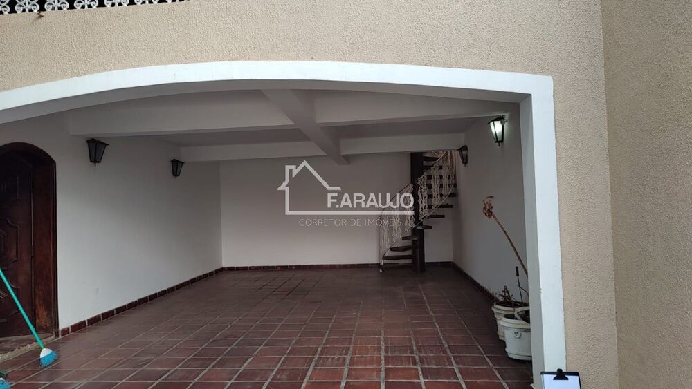 Casa para alugar com 4 quartos, 265m² - Foto 8