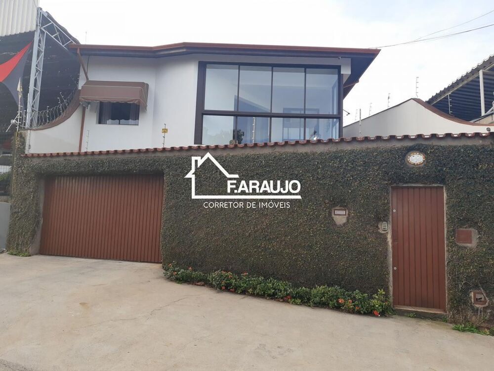Casa, 3 quartos, 304 m² - Foto 1