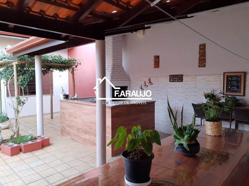 Casa, 3 quartos, 304 m² - Foto 2