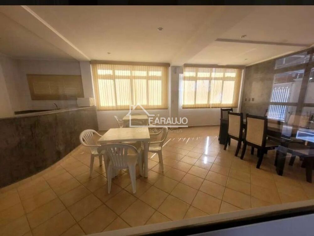 Apartamento à venda com 3 quartos, 130m² - Foto 1