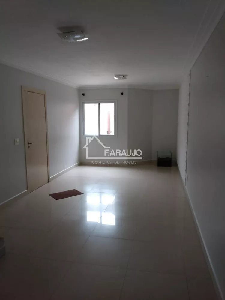 Casa à venda com 3 quartos, 980m² - Foto 4