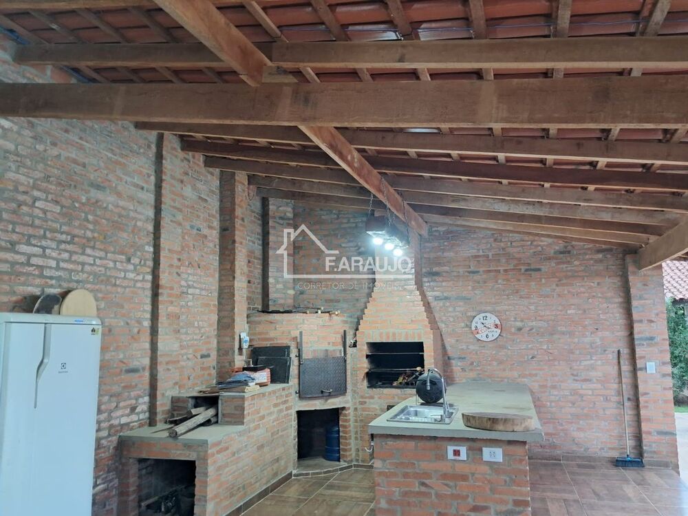Chácara à venda com 3 quartos, 908m² - Foto 8