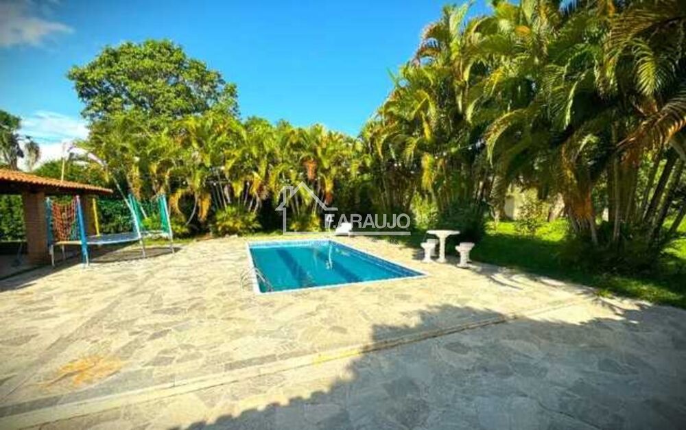 Chácara à venda com 4 quartos, 331m² - Foto 4
