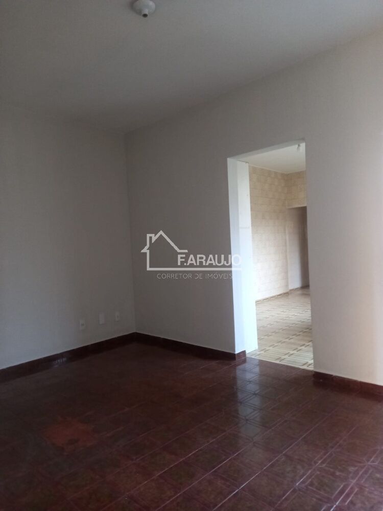 Casa à venda com 2 quartos, 175m² - Foto 4