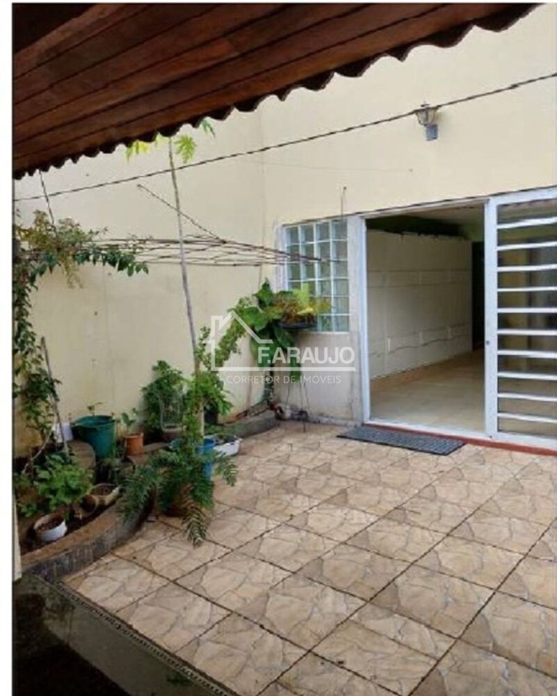 Casa à venda com 5 quartos, 266m² - Foto 1