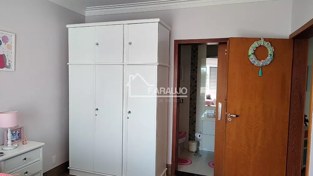 Casa de Condomínio à venda com 3 quartos, 274m² - Foto 15