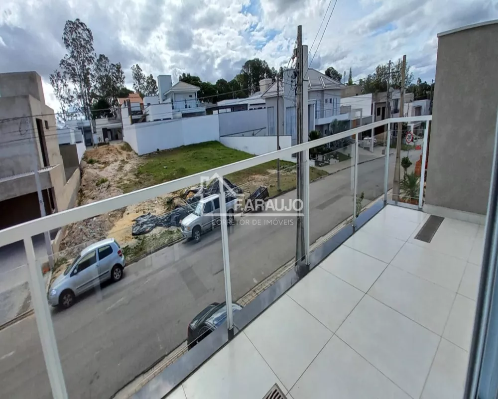 Casa de Condomínio à venda com 4 quartos, 298m² - Foto 2