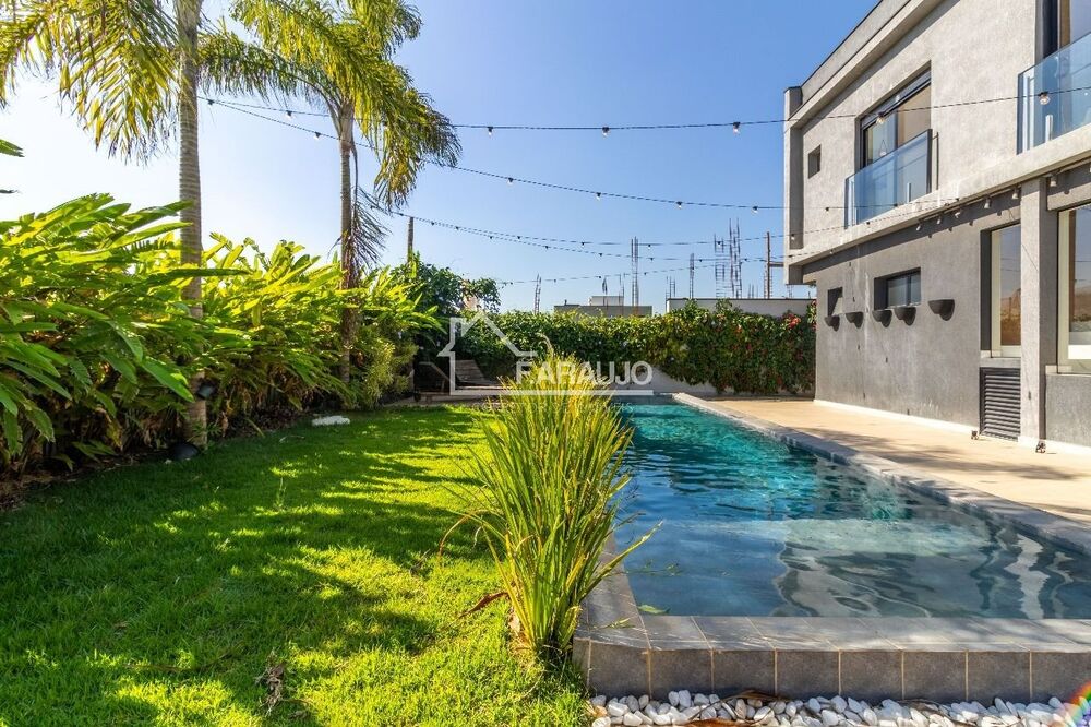 Casa de Condomínio para alugar com 3 quartos, 460m² - Foto 13