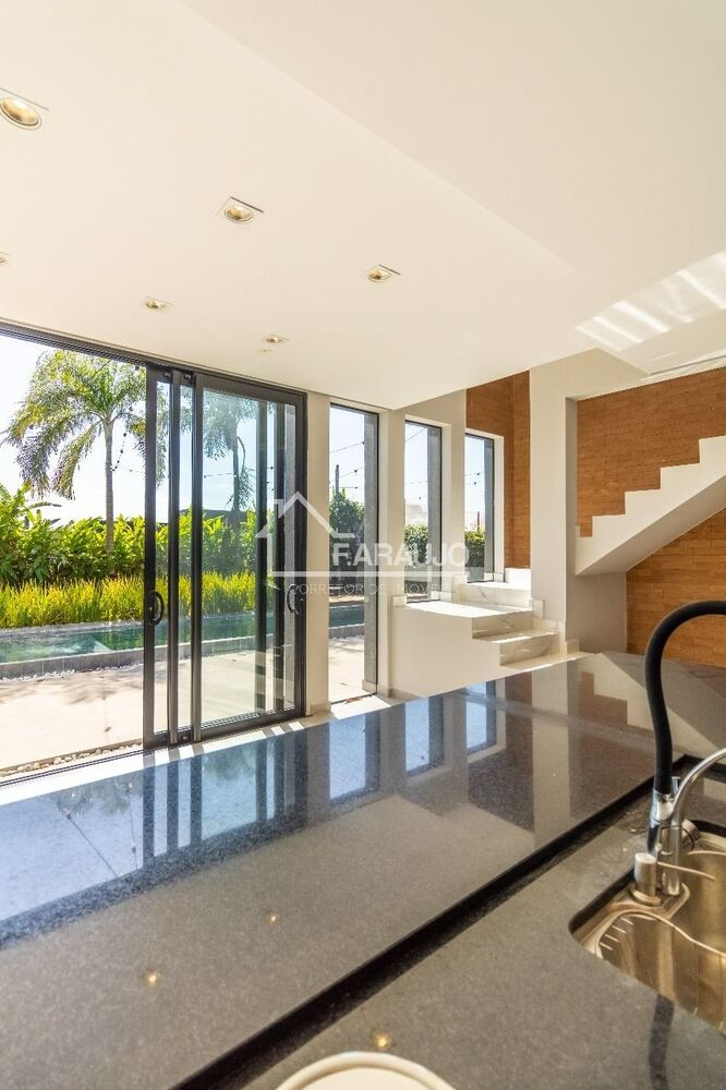 Casa de Condomínio para alugar com 3 quartos, 460m² - Foto 8