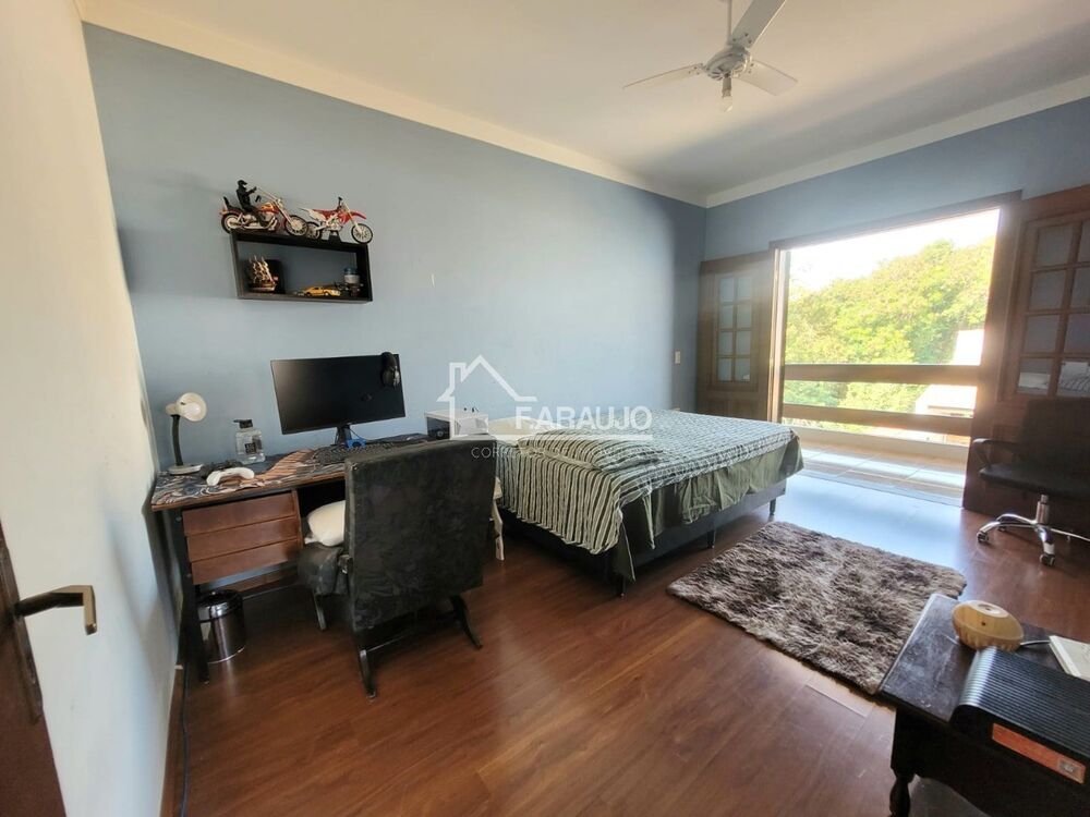 Casa à venda com 5 quartos, 374m² - Foto 4