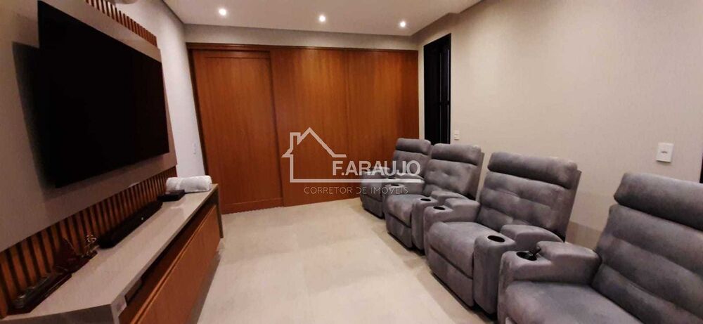 Casa de Condomínio à venda com 4 quartos, 450m² - Foto 2