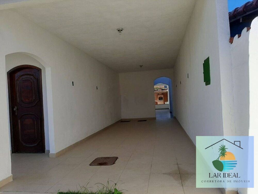 Casa à venda com 4 quartos, 209m² - Foto 1