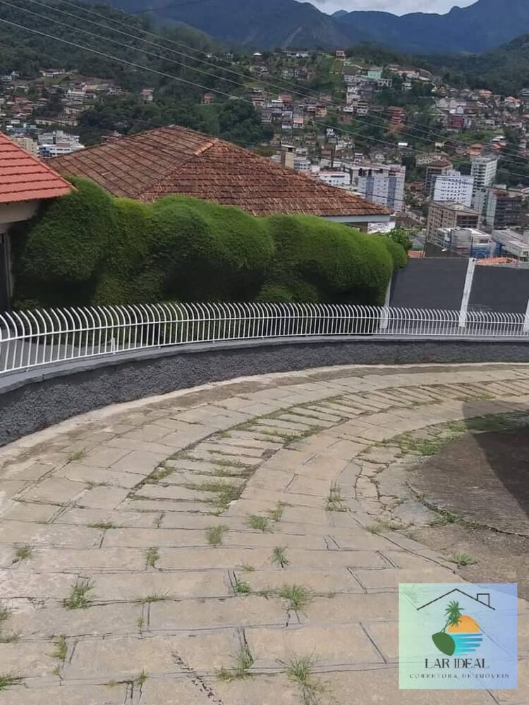 Casa à venda com 4 quartos, 242m² - Foto 4