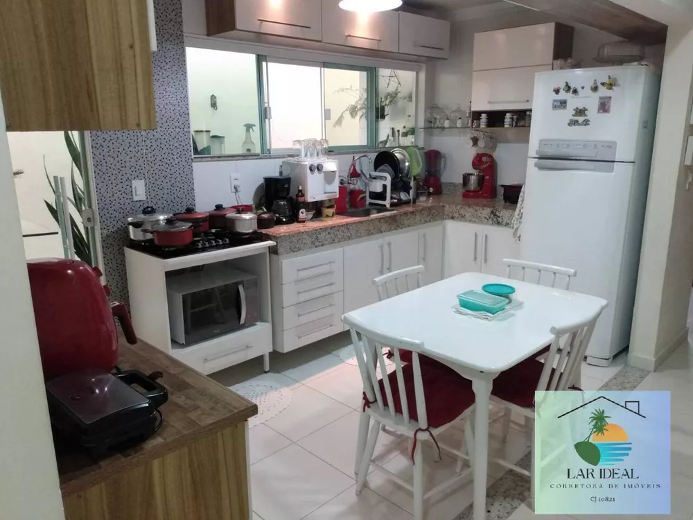 Casa, 5 quartos, 137 m² - Foto 1