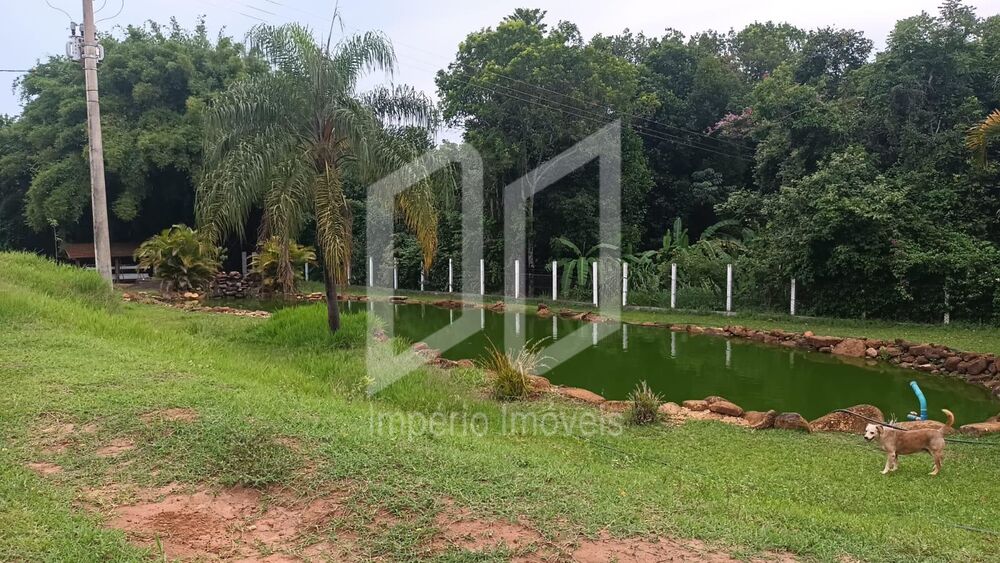 Chácara à venda com 3 quartos, 600m² - Foto 2