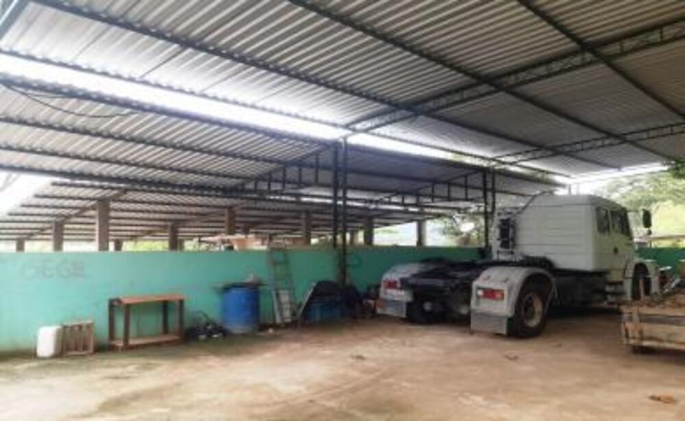Sítio à venda com 2 quartos, 200000m² - Foto 4