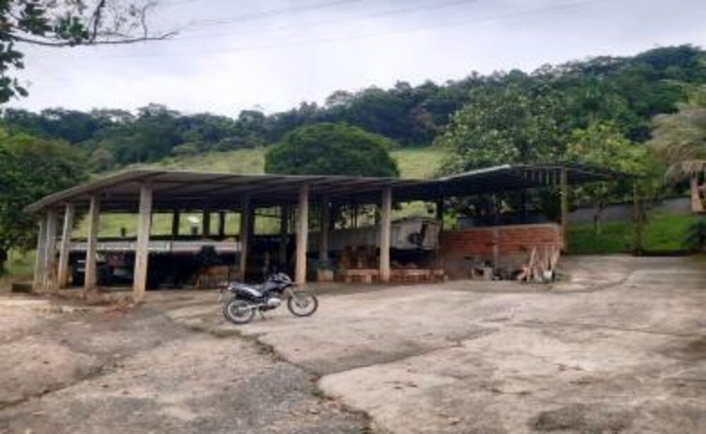 Sítio à venda com 2 quartos, 200000m² - Foto 3