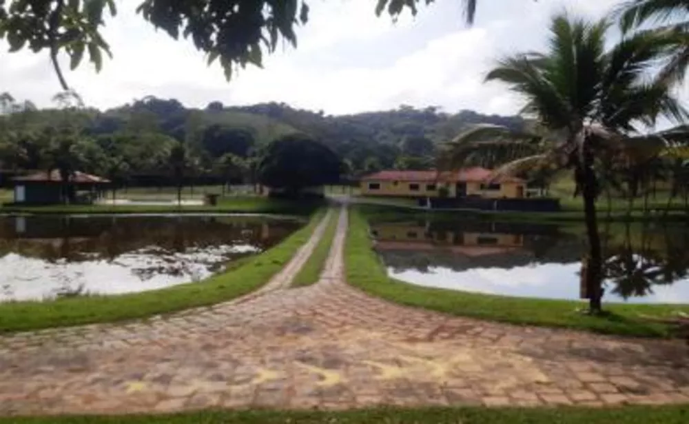 Fazenda à venda com 3 quartos, 190000m² - Foto 1