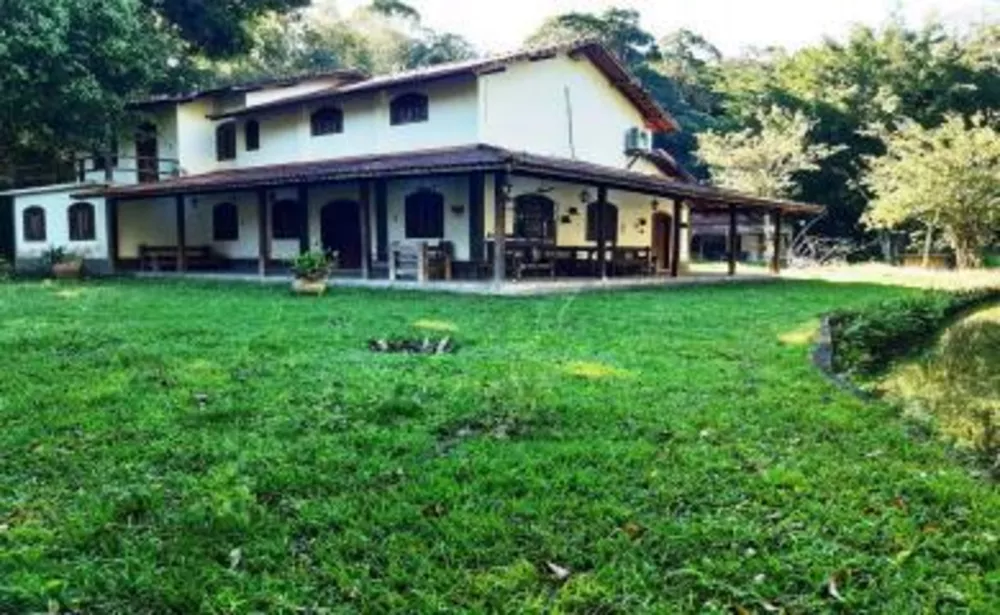 Fazenda à venda com 4 quartos, 87m² - Foto 1