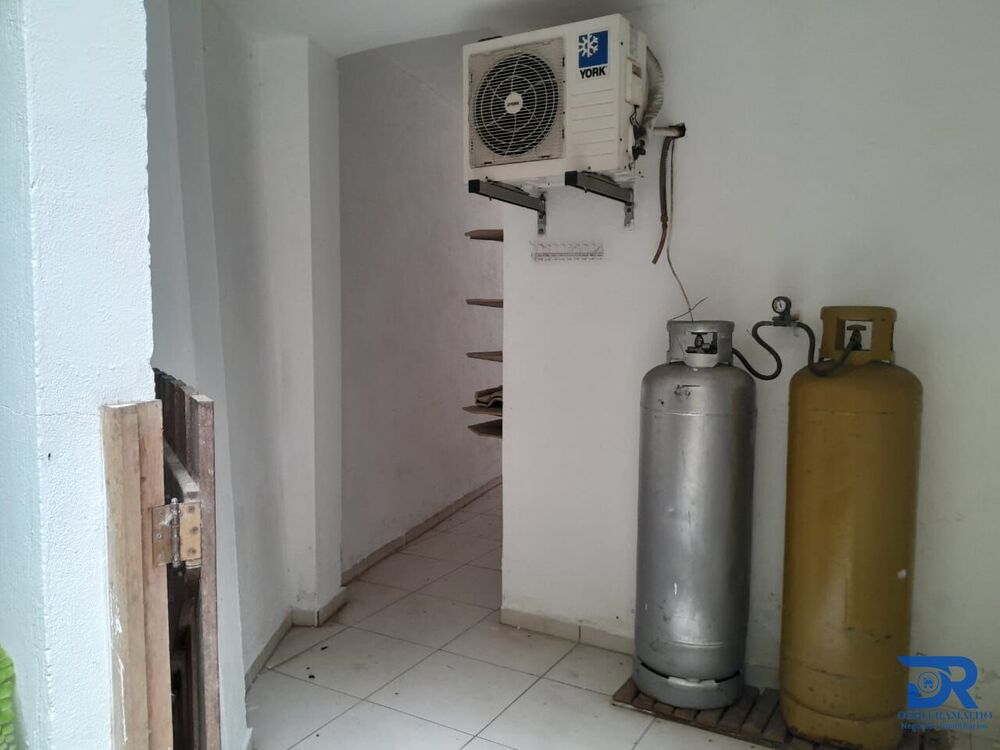 Casa à venda com 4 quartos, 187m² - Foto 4