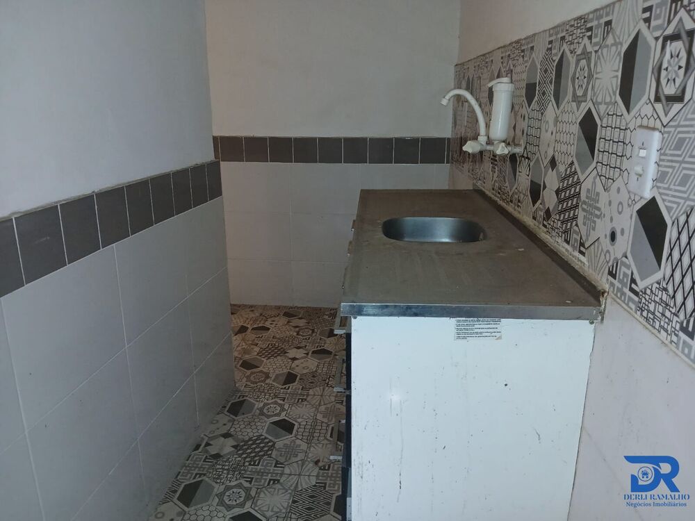 Casa para alugar com 2 quartos, 40m² - Foto 13
