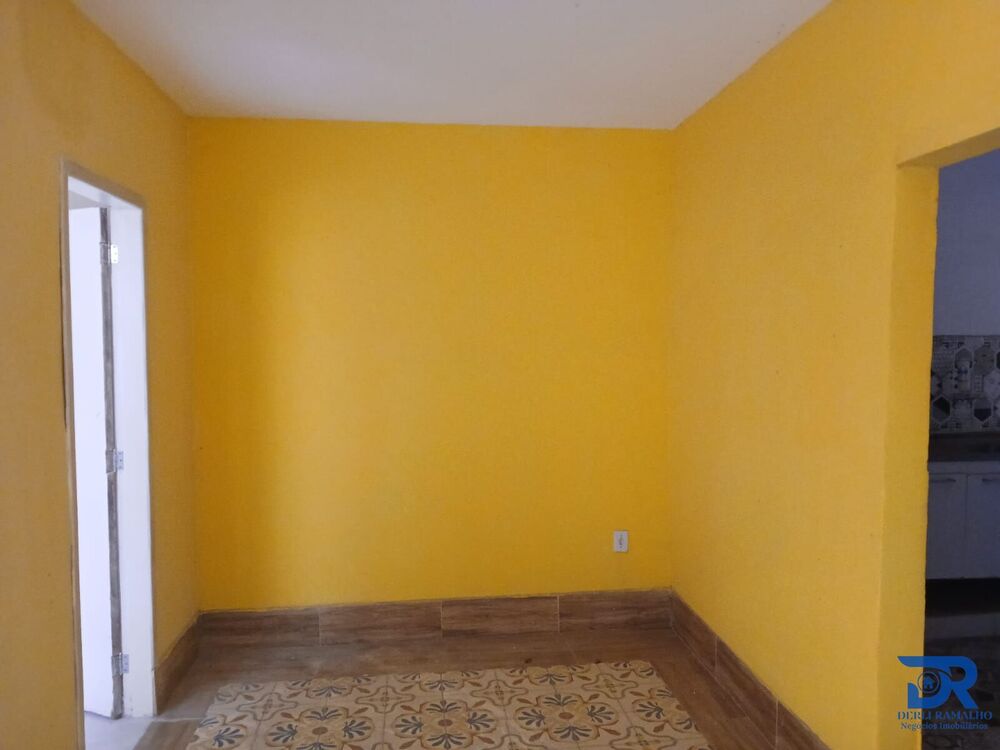 Casa para alugar com 2 quartos, 40m² - Foto 4