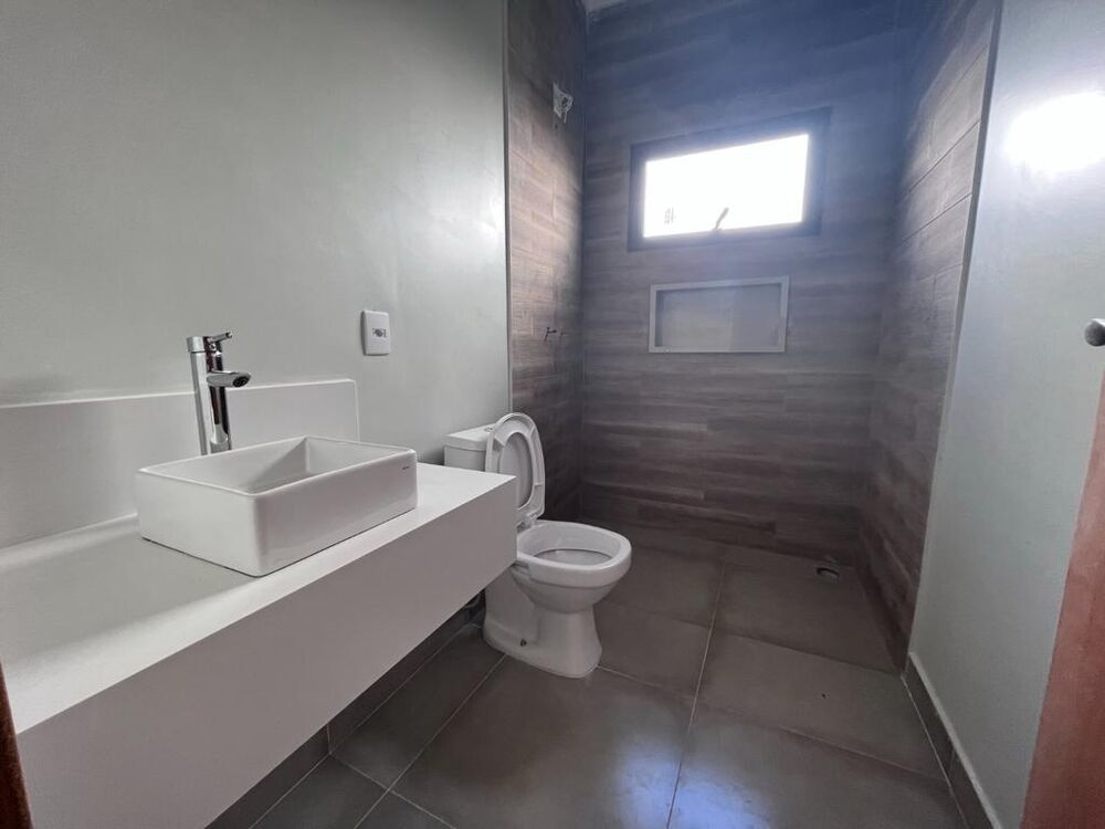 Casa de Condomínio à venda com 4 quartos, 360m² - Foto 2