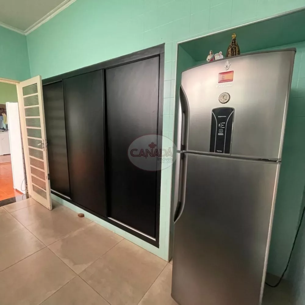 Casa à venda e aluguel com 3 quartos, 250m² - Foto 3