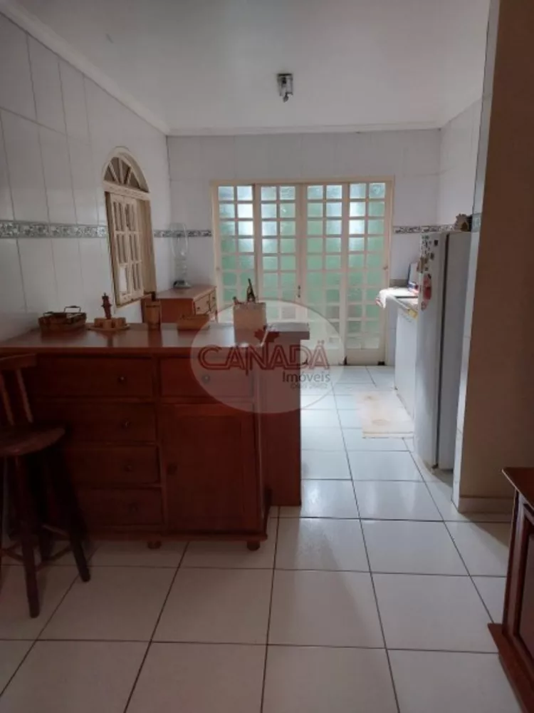 Casa à venda com 3 quartos, 220m² - Foto 2